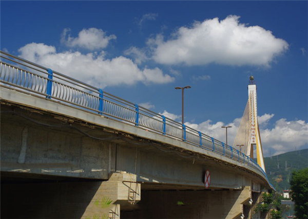 汉中304不锈钢桥梁护栏：安全、耐用与美观的完美结合